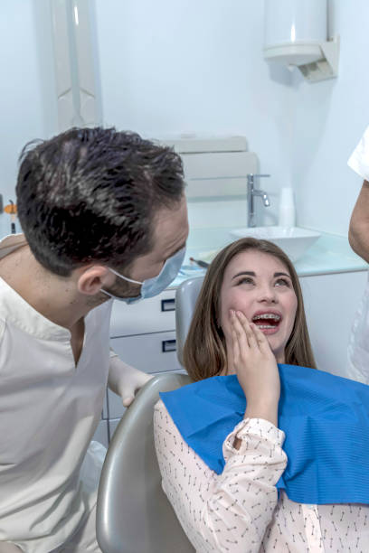 Best Orthodontic Emergency Dentist in Fuller Heights, FL