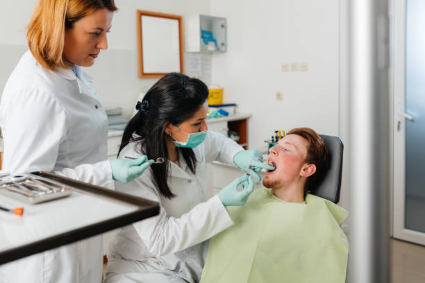 Best Broken or Cracked Tooth Emergency Dentist in Fuller Heights, FL